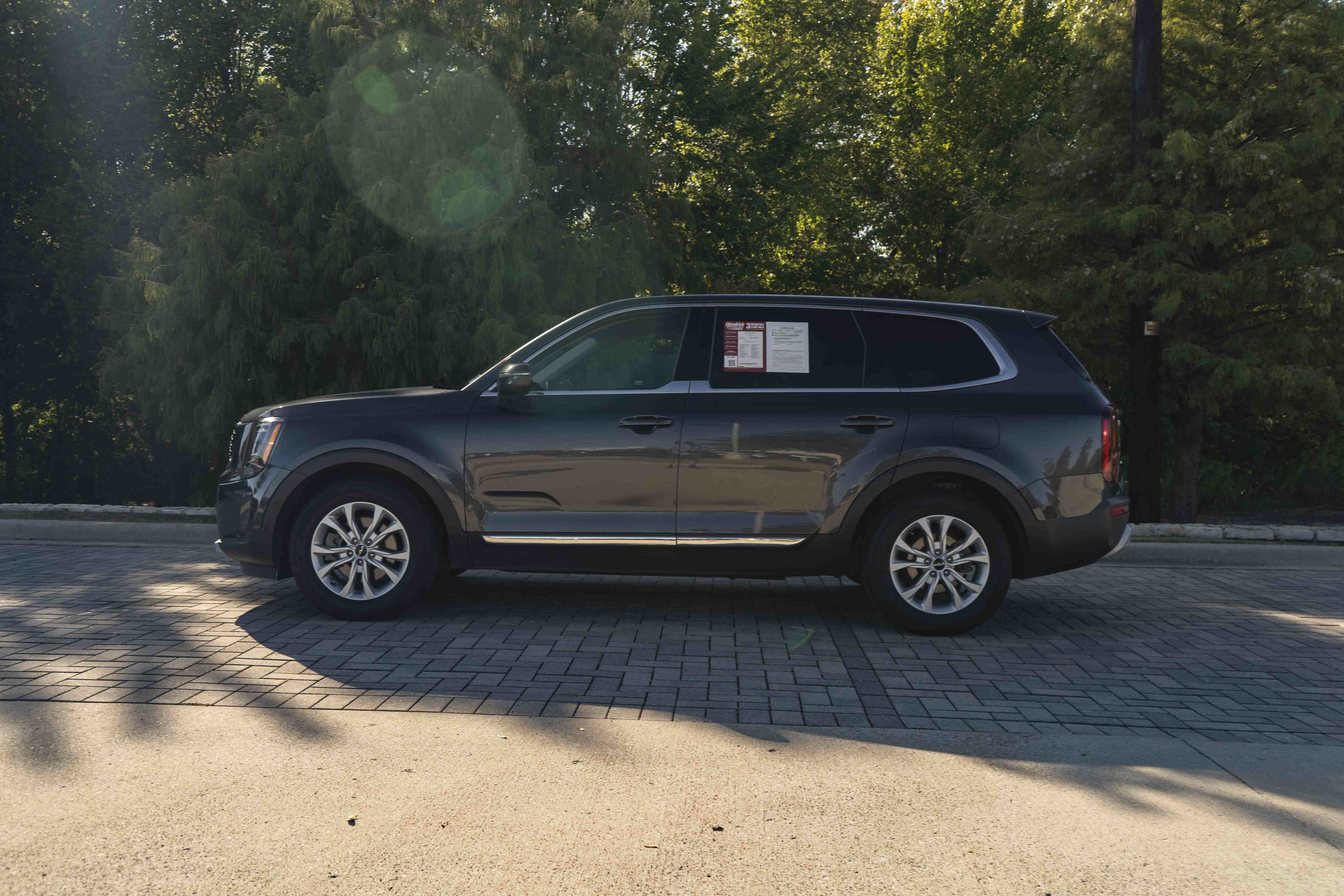 Used 2022 Kia Telluride LX AWD/4WD image 5