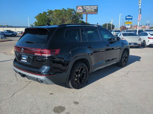 Used 2024 Volkswagen Atlas Peak Edition SE image 8