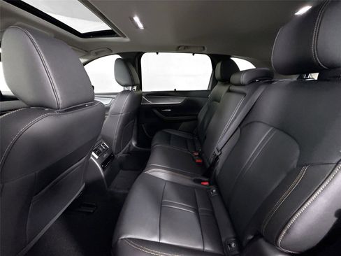 Used 2026 MAZDA CX-90 3.3 Turbo w/ Preferred Package image 33