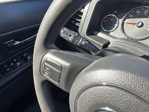 Used 2012 Jeep Liberty Sport image 25