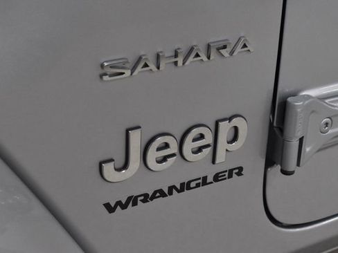 Used 2023 Jeep Wrangler Sahara image 34