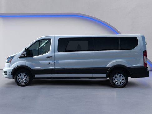 Used 2025 Ford Transit 350 XLT RWD image 3