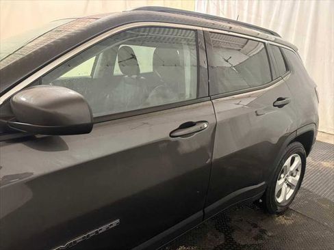 Certified 2017 Jeep Compass Latitude w/ Popular Equipment Group image 7