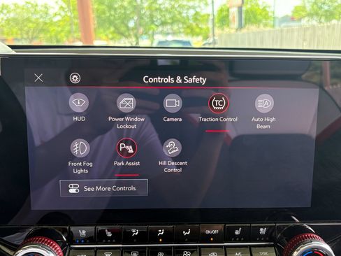 Used 2026 GMC Canyon AT4X w/ AT4X AEV Edition AWD/4WD image 35