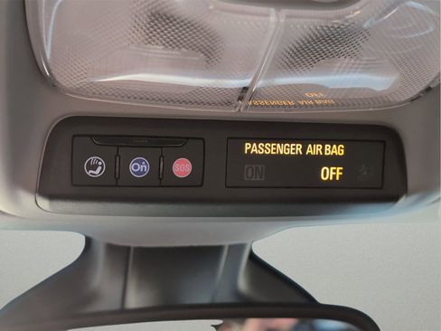 Used 2022 Chevrolet Bolt LT w/ Infotainment Package image 29