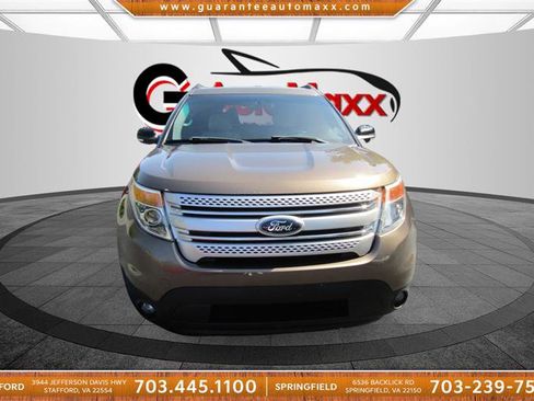 Used 2015 Ford Explorer XLT w/ Equipment Group 202A image 2