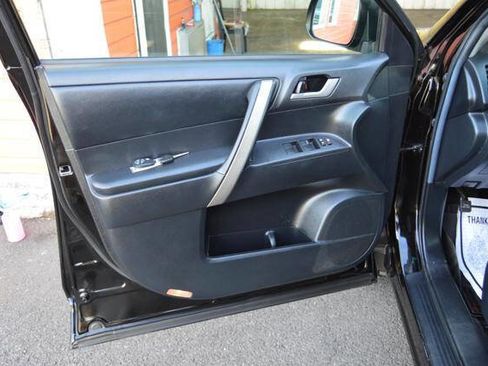 Used 2012 Toyota Highlander AWD image 34