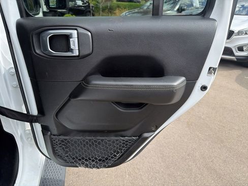 Used 2020 Jeep Wrangler Unlimited Sahara AWD/4WD image 14