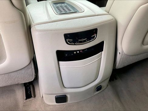 Used 2016 Cadillac Escalade Premium AWD/4WD image 34