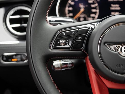 Used 2024 Bentley Continental GT image 15