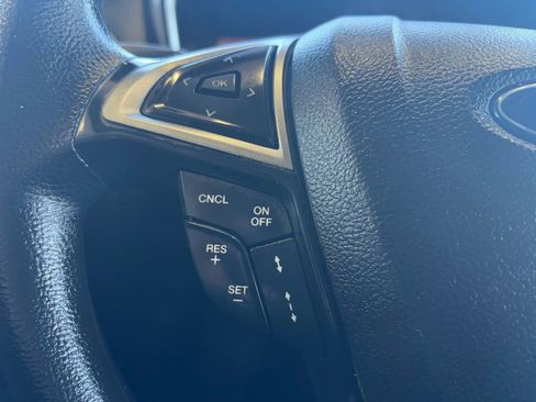 Used 2019 Ford Fusion SE image 13