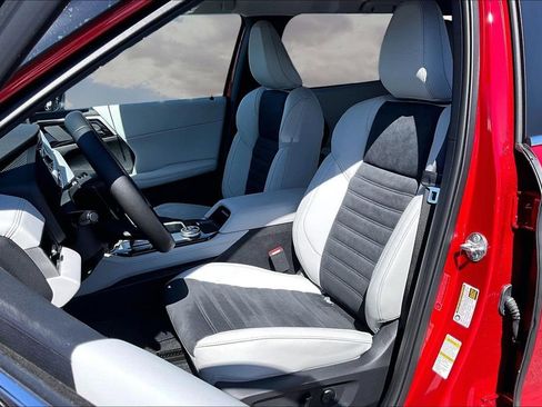 New 2026 Mitsubishi Outlander FWD image 9