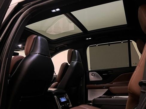 Used 2023 Lincoln Aviator Reserve w/ Equipment Group 201A image 29