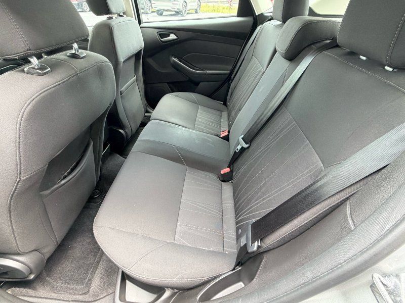 Used 2017 Ford Focus SE FWD image 12