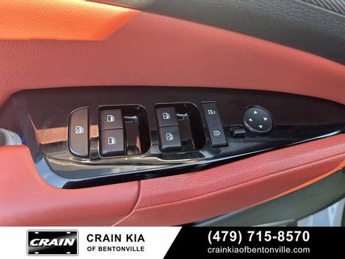 Certified 2025 Kia Sportage SX image 16