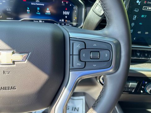 Used 2025 Chevrolet Silverado 2500 LTZ w/ LTZ Convenience Package AWD/4WD image 23