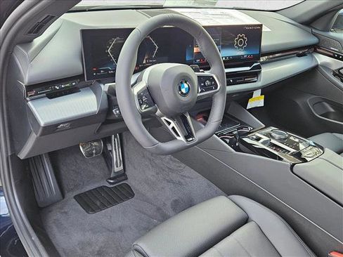 Used 2026 BMW 530i xDrive w/ M Sport Package AWD/4WD image 9