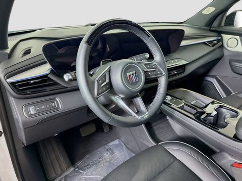 Used 2025 Buick Enclave Avenir w/ Super Cruise Package FWD image 9