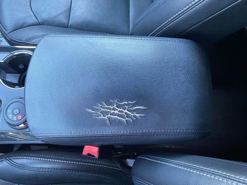 Used 2018 Ford Explorer Limited image 19