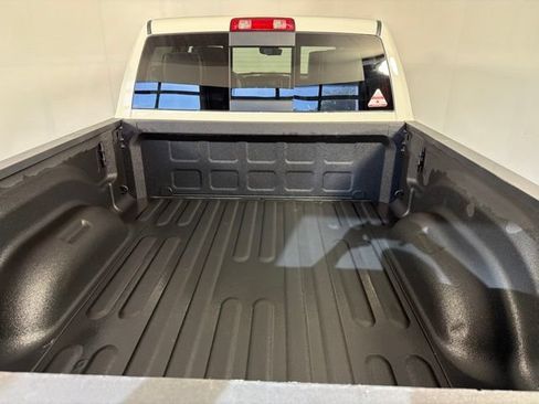 Used 2022 RAM 2500 Laramie w/ Chrome Appearance Group AWD/4WD image 16