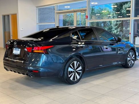 Used 2022 Nissan Altima 2.5 SV w/ SV Premium Package FWD image 12