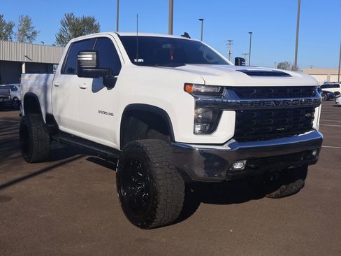 Used 2023 Chevrolet Silverado 3500 LT w/ Convenience Package image 9