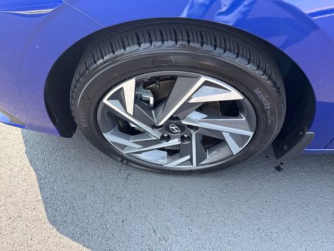 Certified 2024 Hyundai Elantra SEL w/ Convenience Package FWD image 38