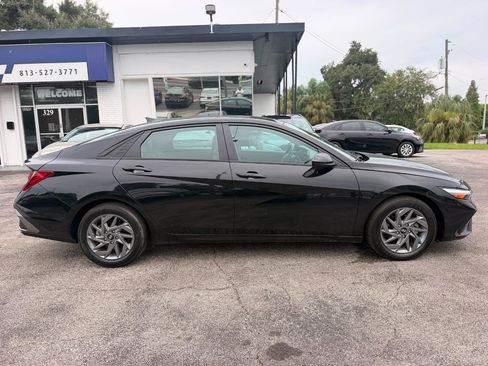 Used 2024 Hyundai Elantra SEL FWD image 6
