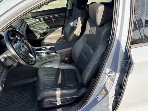 Used 2021 Honda Accord Touring image 14