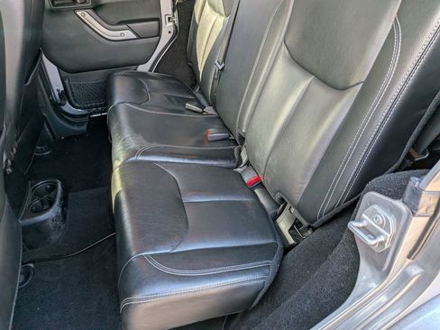 Used 2017 Jeep Wrangler Unlimited Sahara w/ Dual Top Group image 20