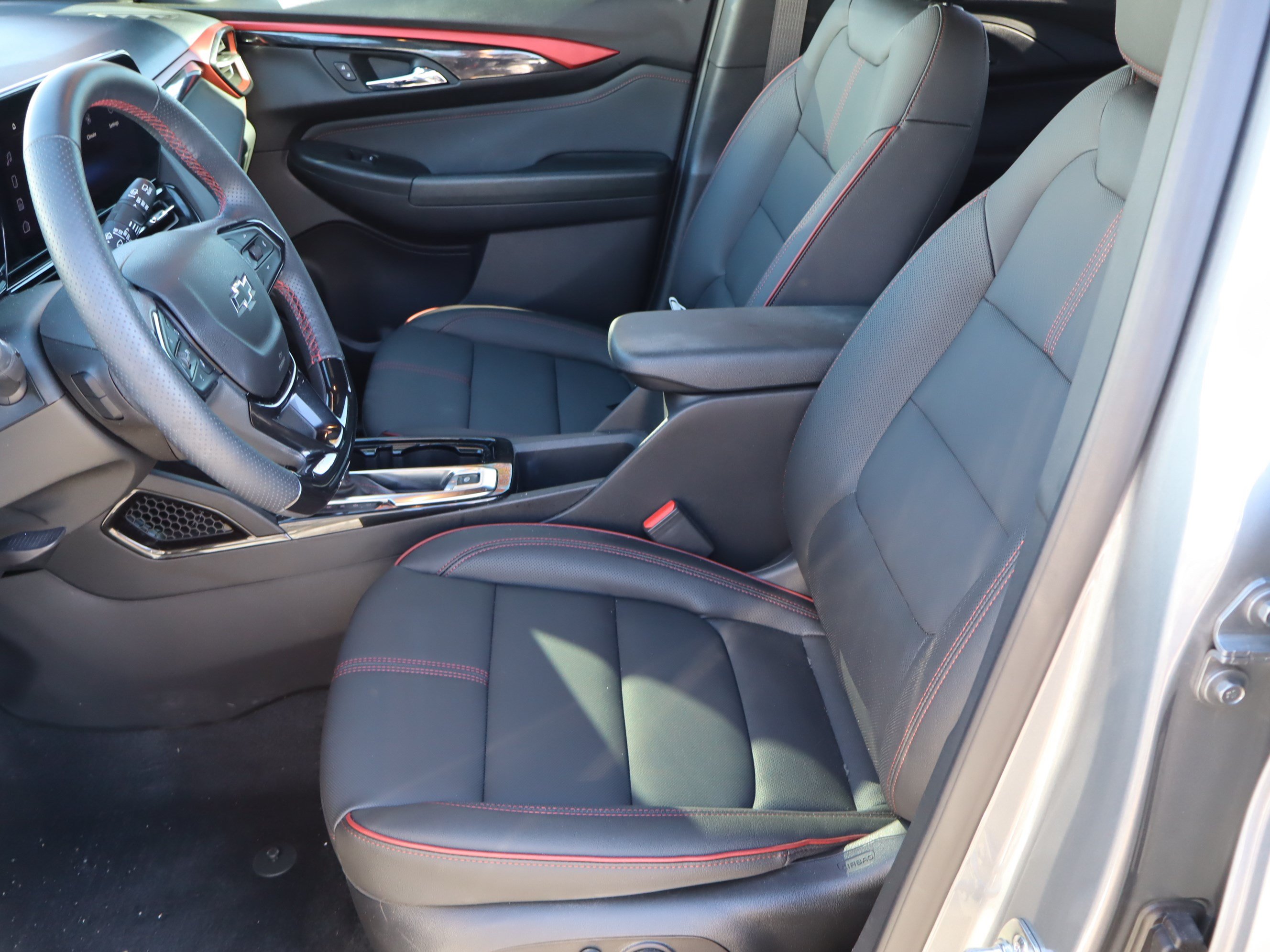 Used 2026 Chevrolet TrailBlazer RS w/ Convenience Package FWD image 16