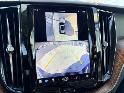 Used 2024 Volvo XC60 B5 Plus image 28