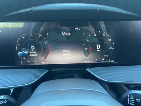 Used 2025 Nissan Murano SV image 12