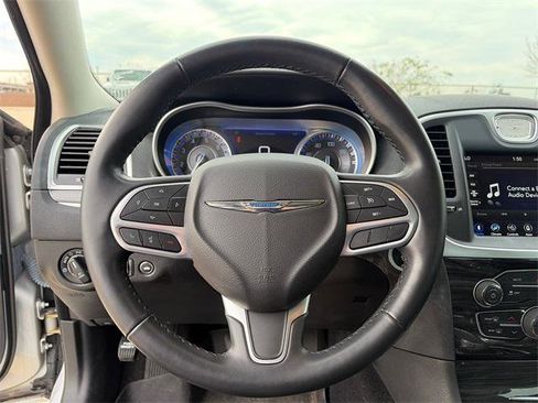 Certified 2022 Chrysler 300 Touring L image 20
