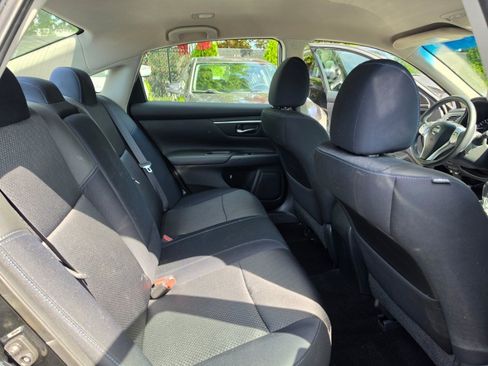 Used 2017 Nissan Altima 2.5 SR FWD image 31