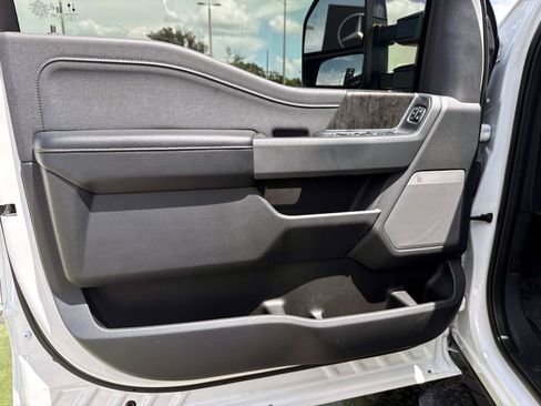 Used 2024 Ford F250 Lariat w/ Lariat Ultimate Package AWD/4WD image 20