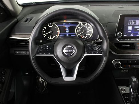 Used 2024 Nissan Altima 2.5 SV FWD image 18