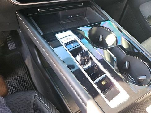 Used 2024 Volkswagen Atlas Cross Sport SE image 19