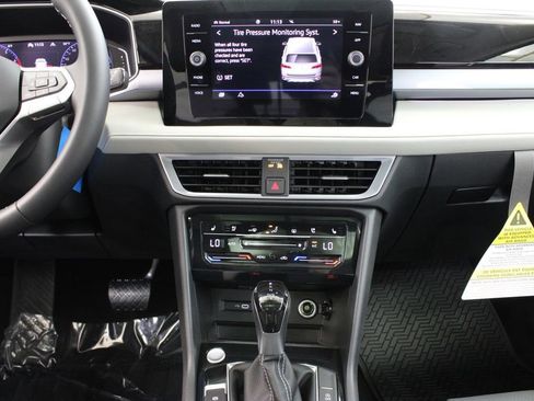 New 2026 Volkswagen Taos SEL AWD/4WD image 22