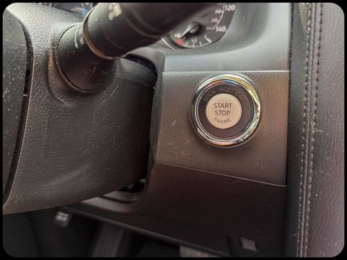 Used 2024 Nissan Armada SL w/ Captain's Chairs Package image 28