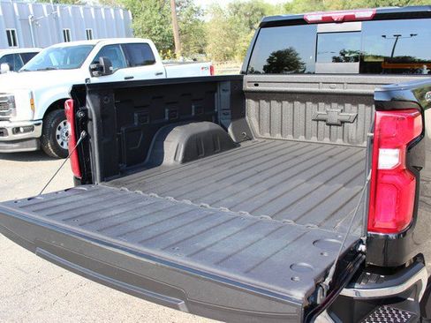 Used 2022 Chevrolet Silverado 1500 LTZ w/ Technology Package AWD/4WD image 14