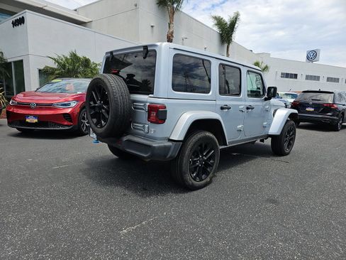 Used 2024 Jeep Wrangler Unlimited Sahara AWD/4WD image 5