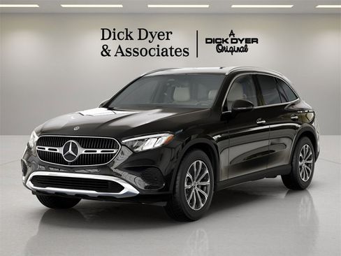 Used 2025 Mercedes-Benz GLC 300 GLC 300 image 26