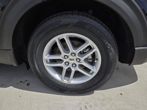 New 2026 Ford Explorer Active w/ Active Comfort Package RWD image 32