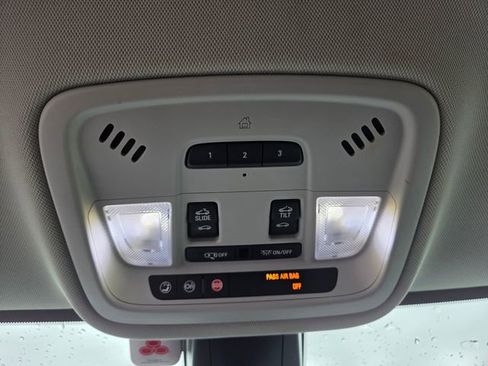 Used 2020 Chevrolet Traverse RS w/ LPO, Floor Liner Package AWD/4WD image 13