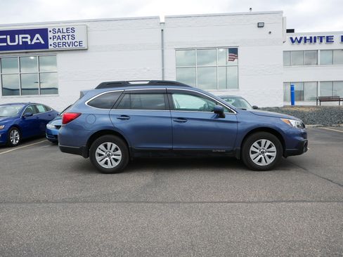 Used 2016 Subaru Outback 2.5i Premium w/ Popular Package #2 AWD/4WD image 2
