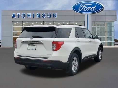 Certified 2023 Ford Explorer XLT image 3
