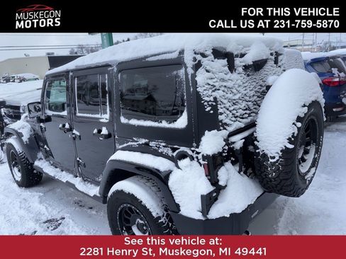 Used 2016 Jeep Wrangler Unlimited Sahara image 3