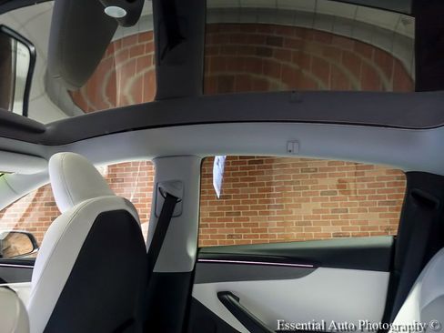 Used 2026 Tesla Model Y 2WD image 19