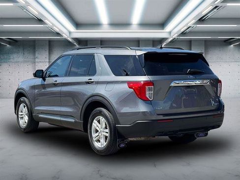 Used 2022 Ford Explorer XLT AWD/4WD image 25